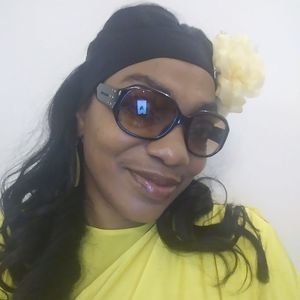 Meet your Posher, Peggy